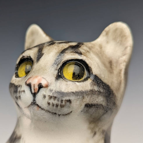 British Winstan Ray Kensington Cat Pheasant Pottery Figurine (Size 2)